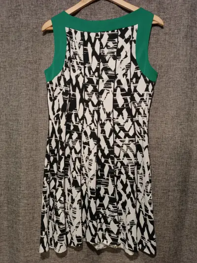 Vestido sin mangas estampado blanco y negro - miniatura 2