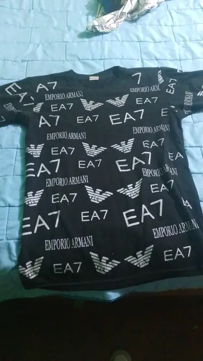 Polera azul Chicago Bulls y polera EA7 - miniatura 2