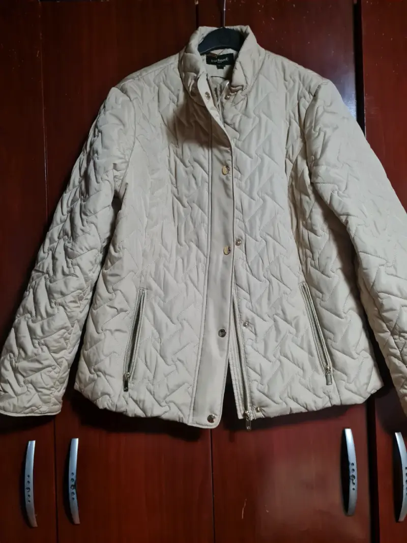 Chaqueta Cacharel acolchada beige para mujer