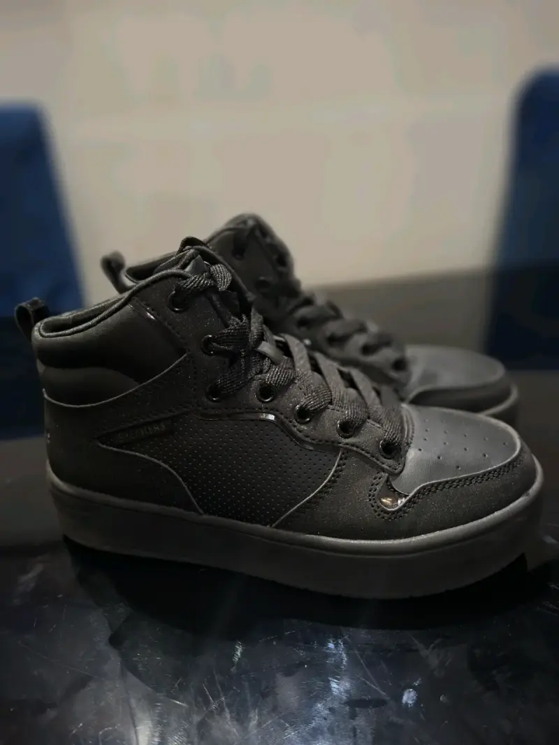 Zapatillas negras Skechers para mujer - 1