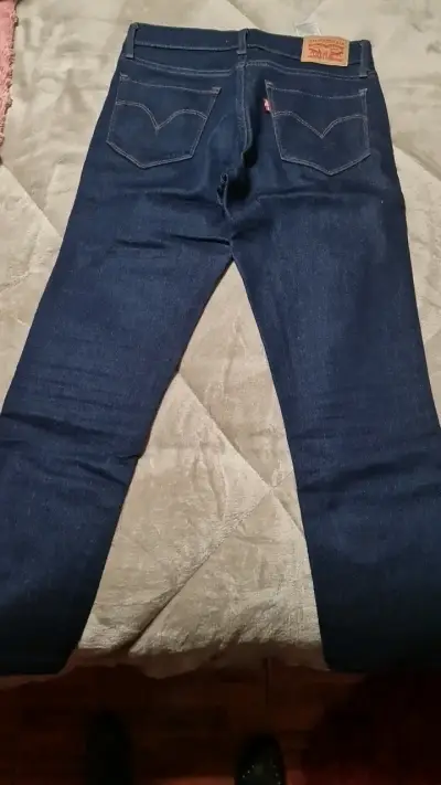 Jeans Levi's azul oscuro para mujer - miniatura 1