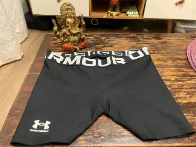 Shorts deportivos Under Armour negros - miniatura 1