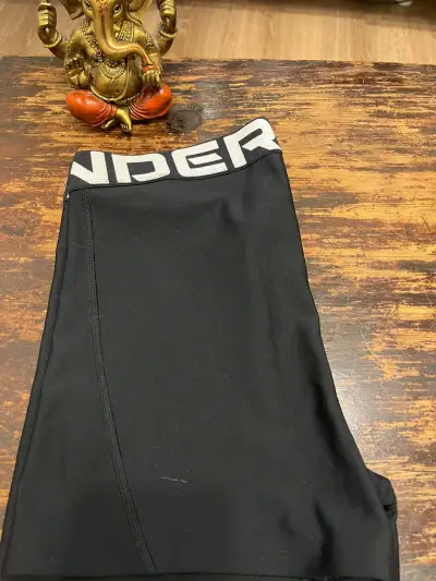 Shorts deportivos Under Armour negros - miniatura 3