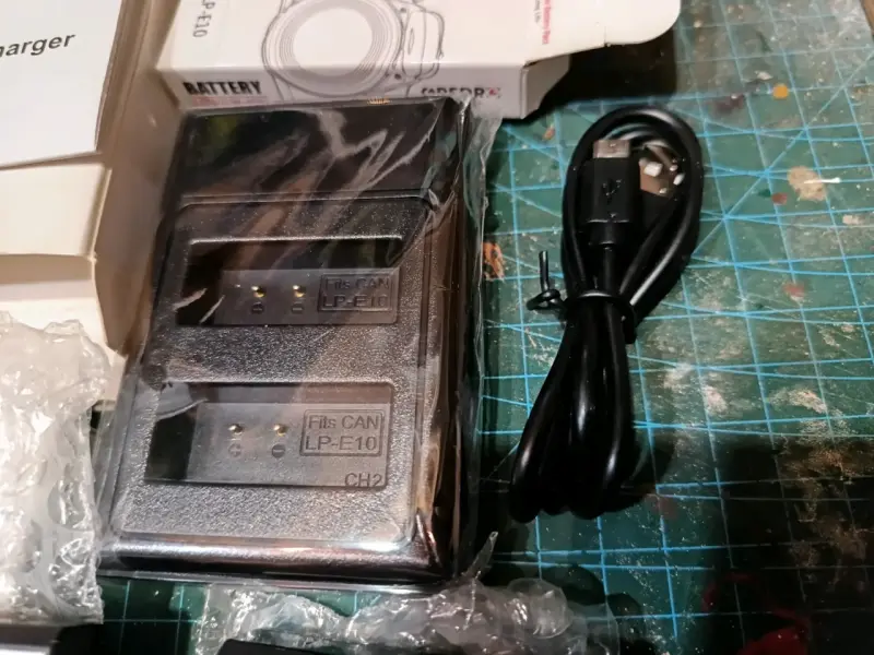Cargador USB Dual LED con2 Baterías para Cámara Ca - 3