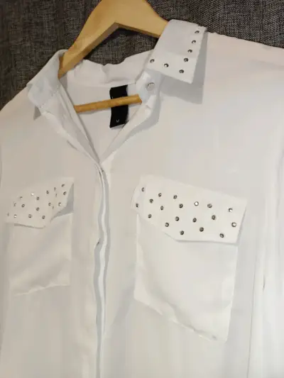 Blusa blanca con tachas Lorenzo Di Ponti - miniatura 3