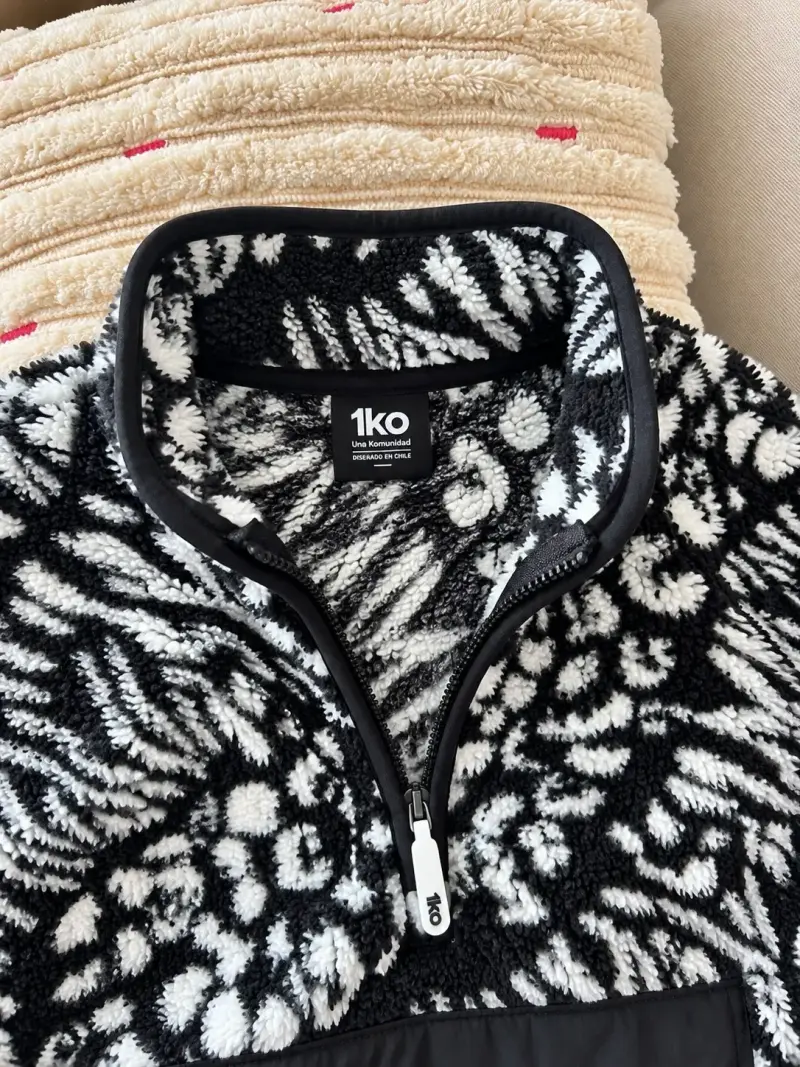 Polar negro y blanco con diseño de 1ko - 2