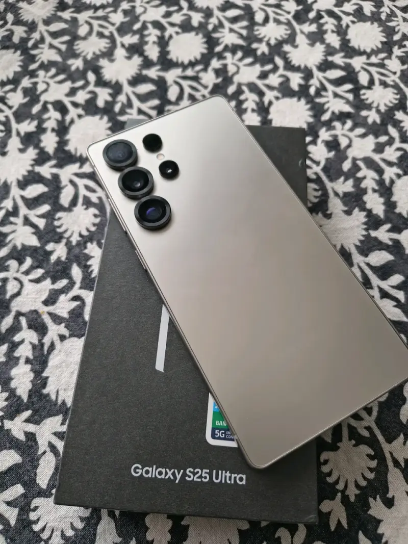 Samsung Galaxy S25 Ultra 5G - 1