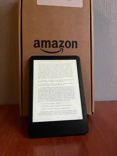 Amazon Kindle 11va Gen 16GB semi nuevo - miniatura 1