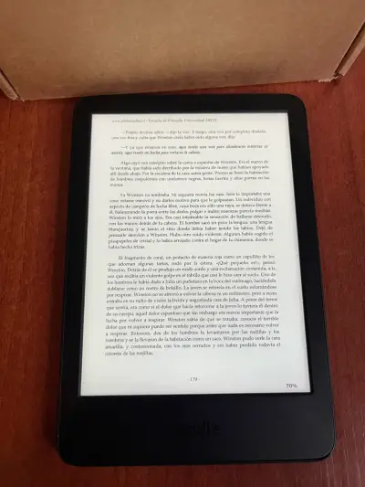 Amazon Kindle 11va Gen 16GB semi nuevo - miniatura 2