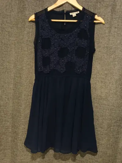 Vestido azul con encaje de Daniela Zang - miniatura 1