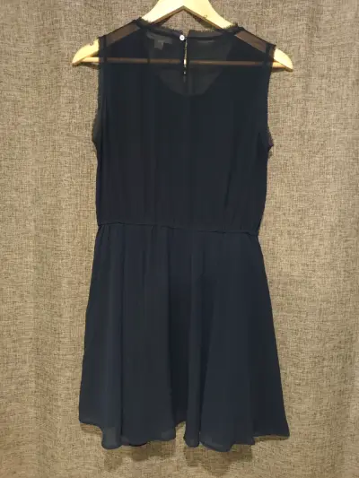 Vestido azul con encaje de Daniela Zang - miniatura 2