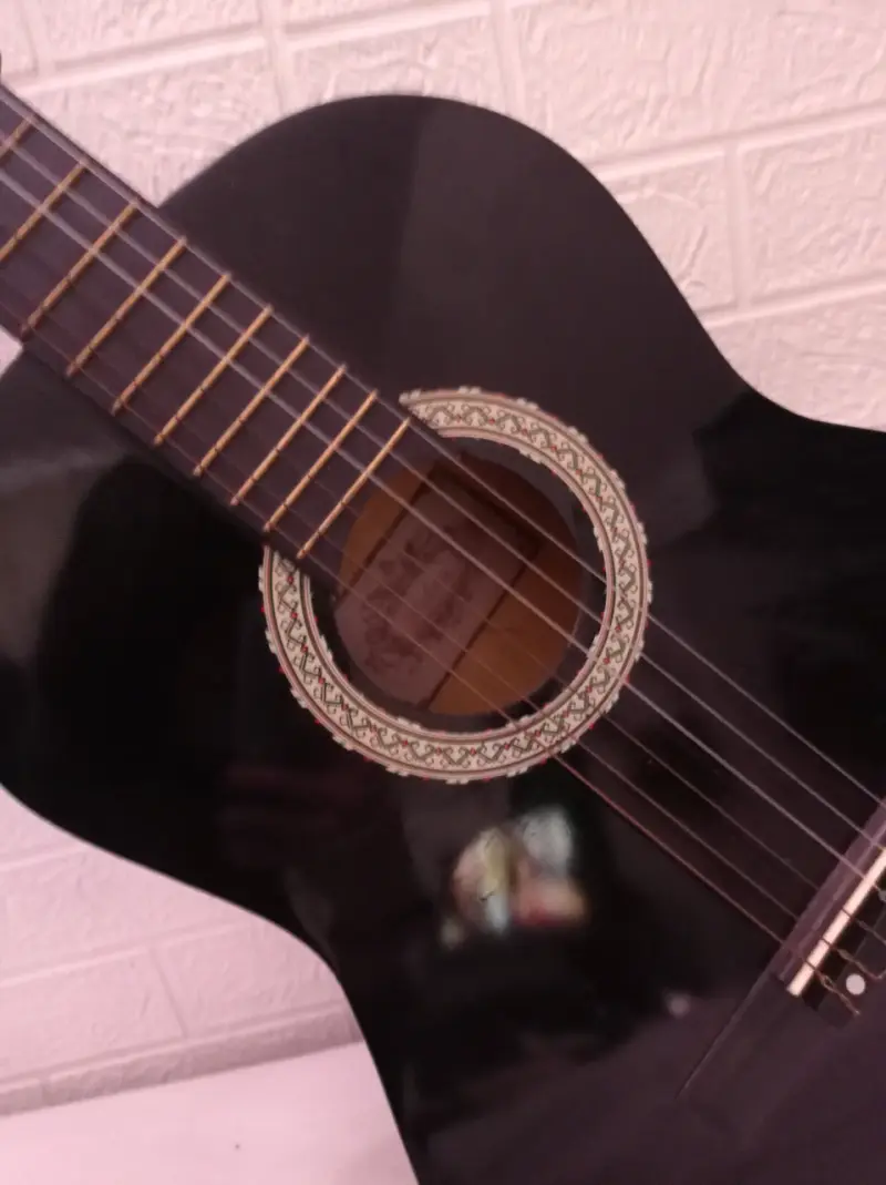 Guitarra clásica acústica negra - 4
