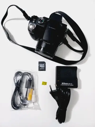 Cámara digital Nikon Coolpix P90 con accesorios - miniatura 1