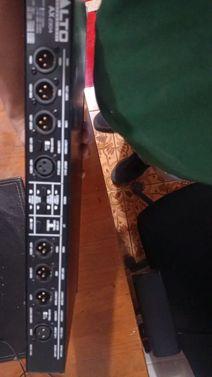 Ecualizador de Audio Profesional Alto AX2304 - 2