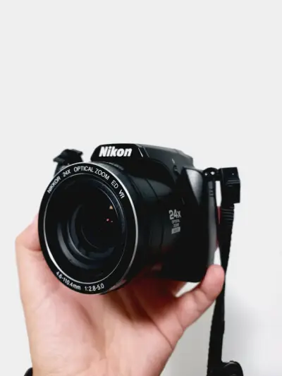 Cámara digital Nikon Coolpix P90 con accesorios - miniatura 2