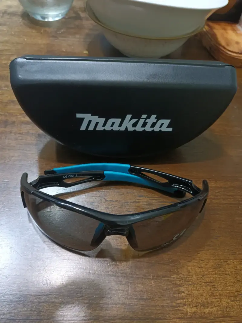 Set Makita guantes, lentes y multiherramienta. - 5