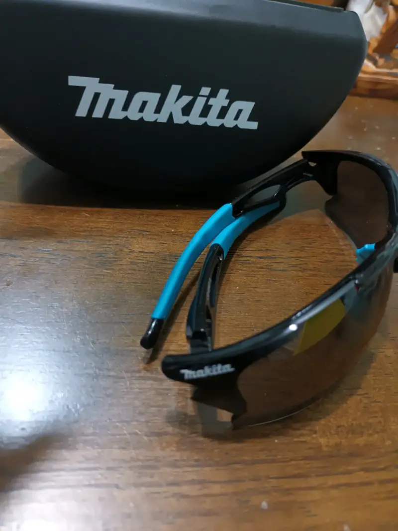 Set Makita guantes, lentes y multiherramienta. - 6