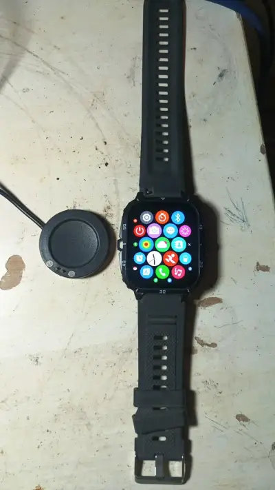 Smartwatch deportivo con cargador magnético - miniatura 1