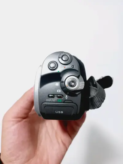 Videocámara Genius G-Shot DV510 con tarjeta microSD - miniatura 3