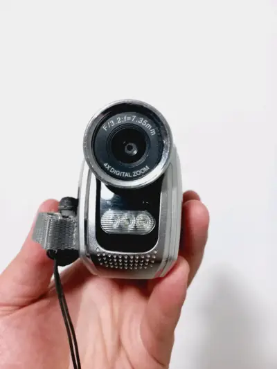 Videocámara Genius G-Shot DV510 con tarjeta microSD - miniatura 4