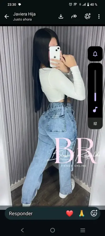 Jeans de mujer con bolsillos cargo - miniatura 1