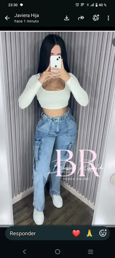 Jeans de mujer con bolsillos cargo - miniatura 2