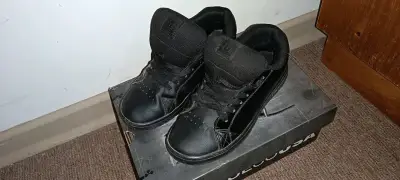 Zapatillas negras DC Shoes para skate - miniatura 2