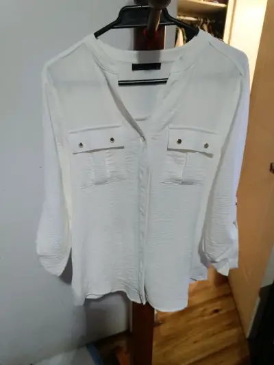 Blusa blanca de mujer Wados con bolsillos - miniatura 2