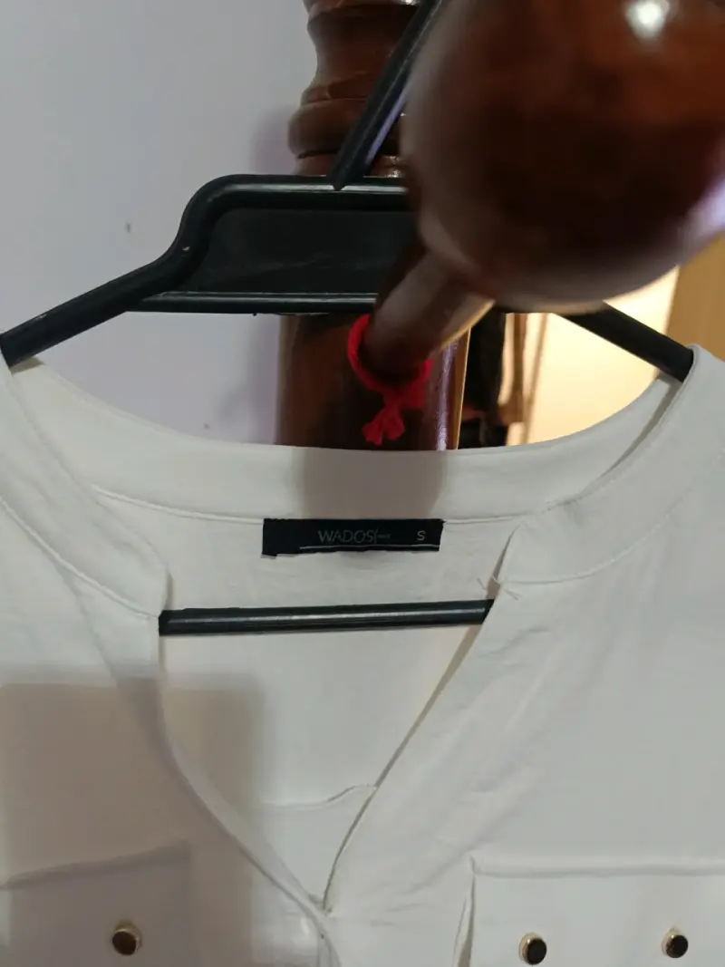 Blusa blanca de mujer Wados con bolsillos - 3
