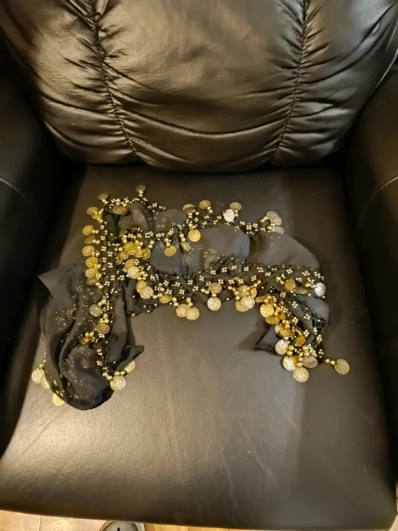Pañuelo de danza árabe con monedas doradas