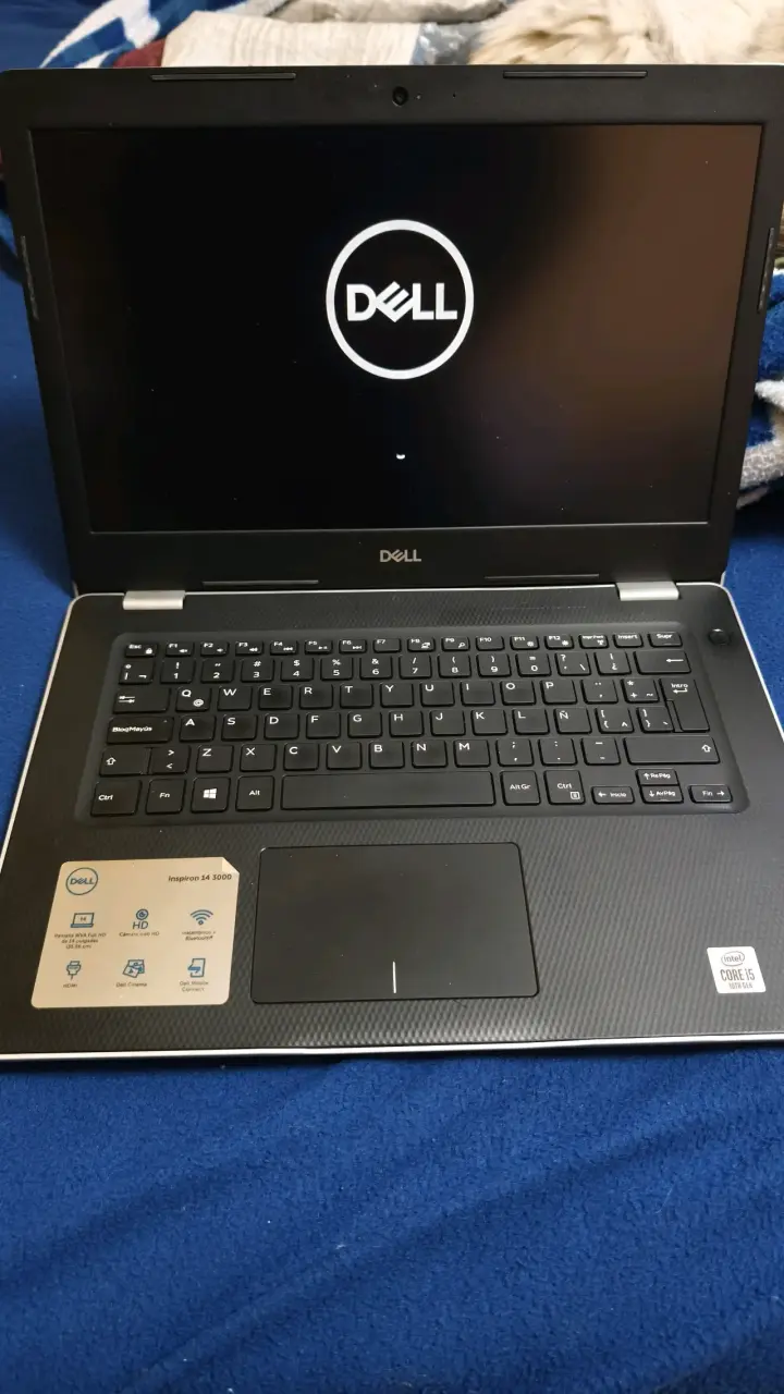 Laptop Dell con pantalla de 14 pulgadas - 3