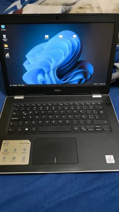 Laptop Dell con pantalla de 14 pulgadas - miniatura 4