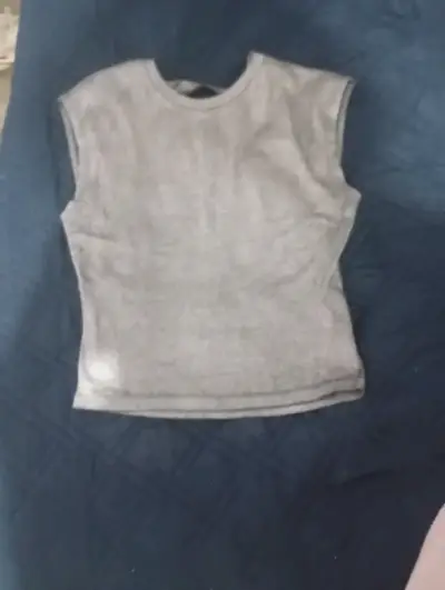 Polera sin mangas gris para mujer - miniatura 1