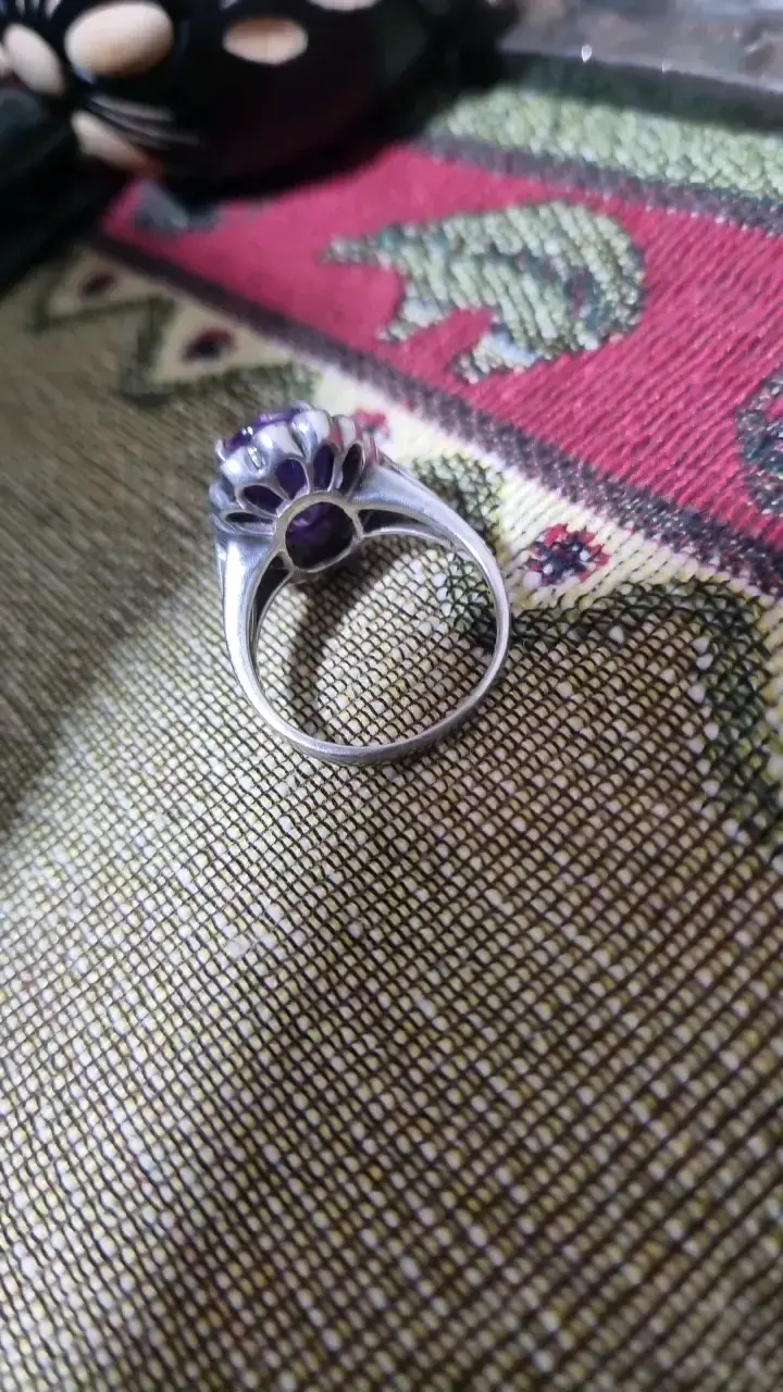 Anillo de plata con piedra morada elegante - 4