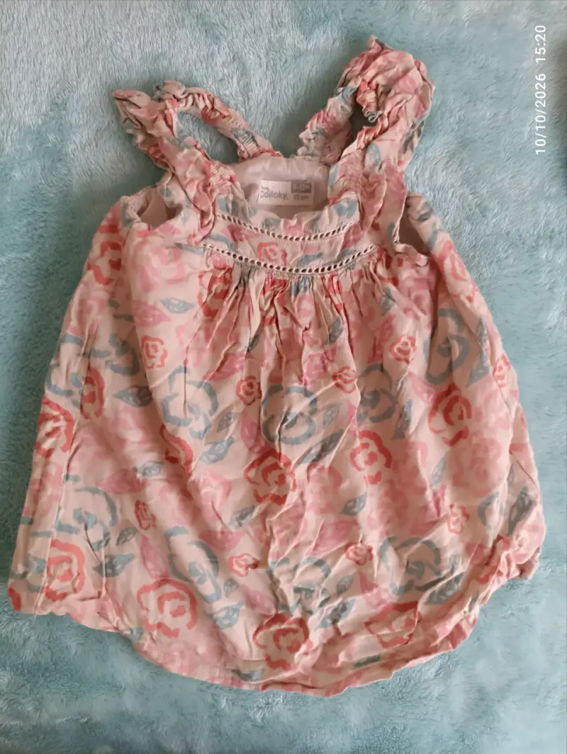 Vestido de bebé con estampado floral 9-12 meses