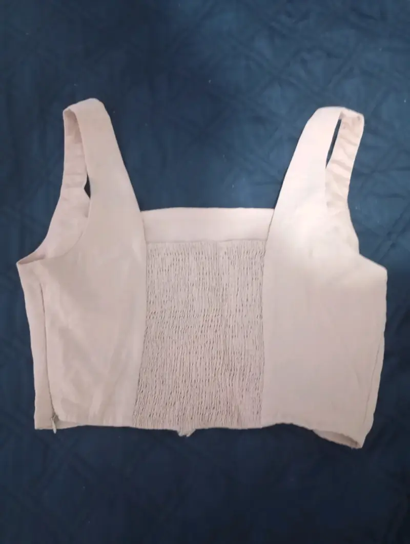 Top beige sin mangas para mujer - 1