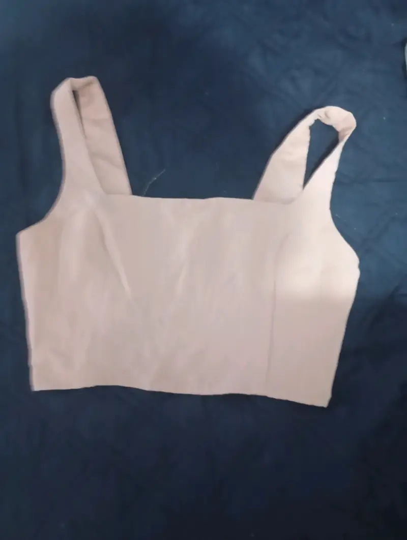 Top beige sin mangas para mujer - 2
