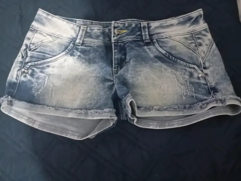Shorts de mezclilla desgastados para mujer - 2