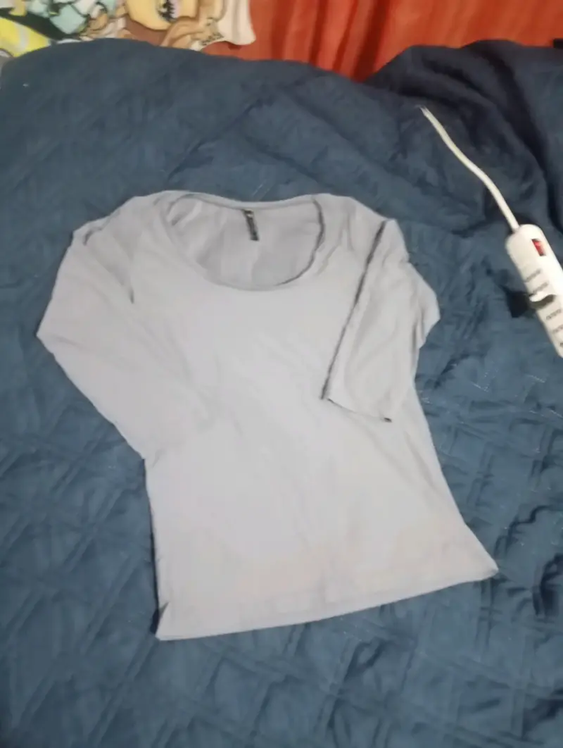 Polera gris manga larga Hananeel