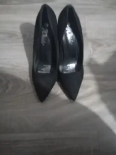 Zapatos de Tacón Negro Elegantes para Mujer - miniatura 3