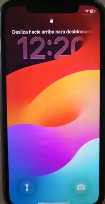 iPhone 11 en buen estado con iOS actualizado - 1