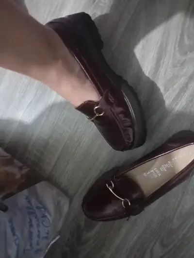 Mocasines de cuero burdeos con hebilla metálica - miniatura 4