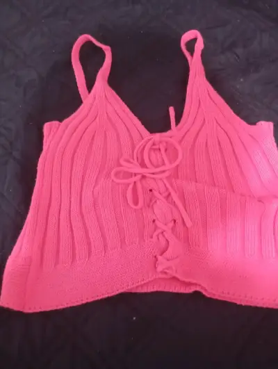 Top tejido rosa con diseño de lazo - miniatura 1