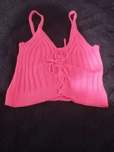Top tejido rosa con diseño de lazo - miniatura 2