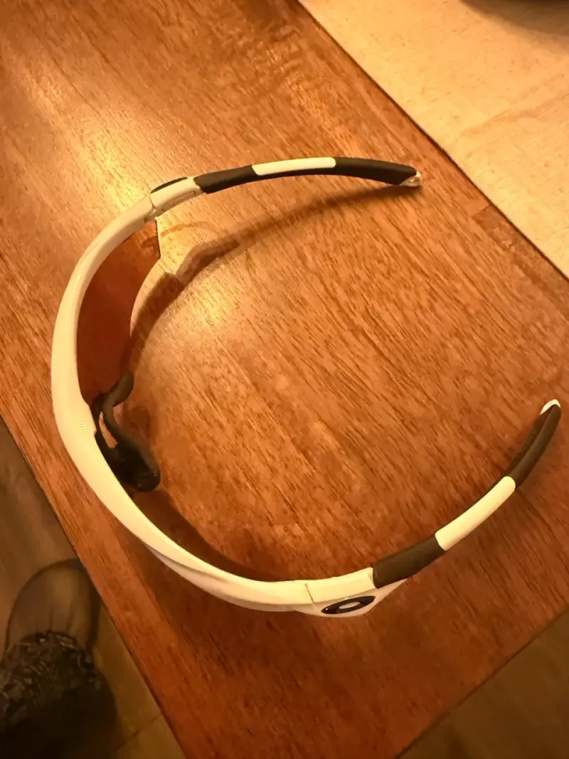 Gafas de sol deportivas Oakley con estuche - 3