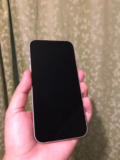 iPhone 13 128gb color rosado batería 100% - miniatura 1