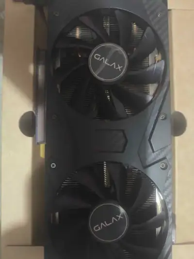 Tarjeta gráfica Galax con doble ventilador - miniatura 1