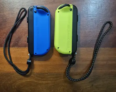 Controles Joy-Con azul y amarillo para Nintendo Switch - miniatura 2