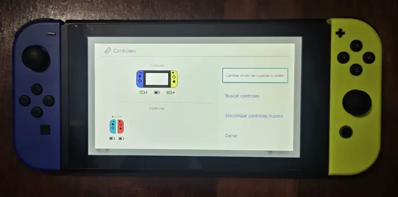 Controles Joy-Con azul y amarillo para Nintendo Switch - 3