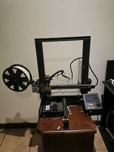 Vendo Impresoras 3D de filamento y resina - miniatura 1